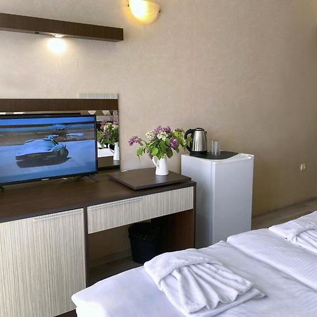 Lotos Hotel Μπαλτσίκ Εξωτερικό φωτογραφία