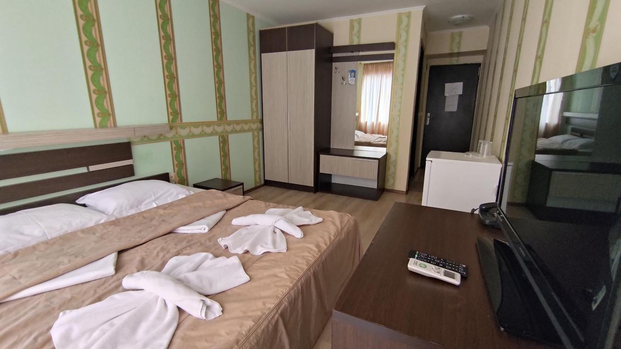 Lotos Hotel Μπαλτσίκ Εξωτερικό φωτογραφία