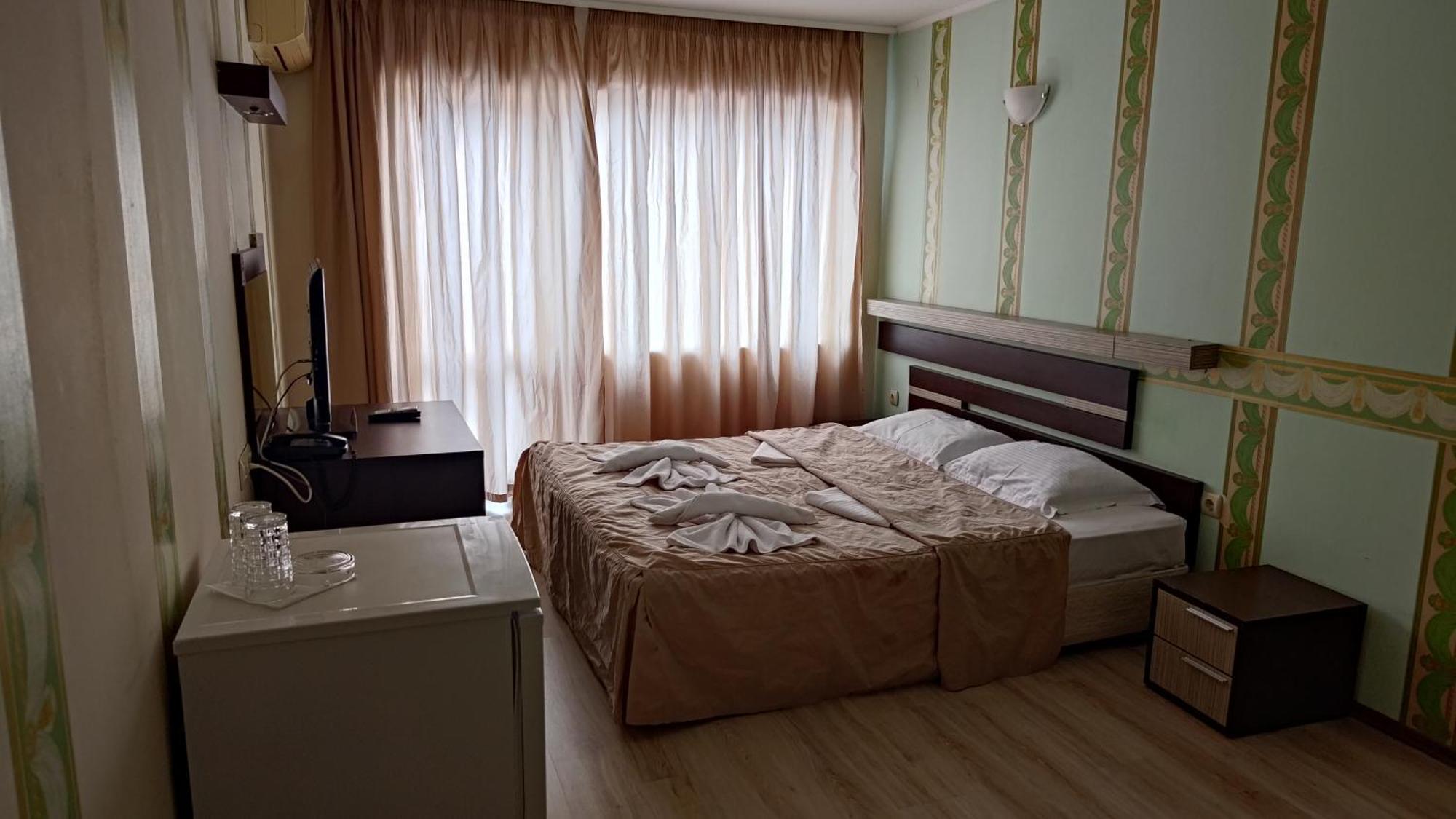 Lotos Hotel Μπαλτσίκ Εξωτερικό φωτογραφία