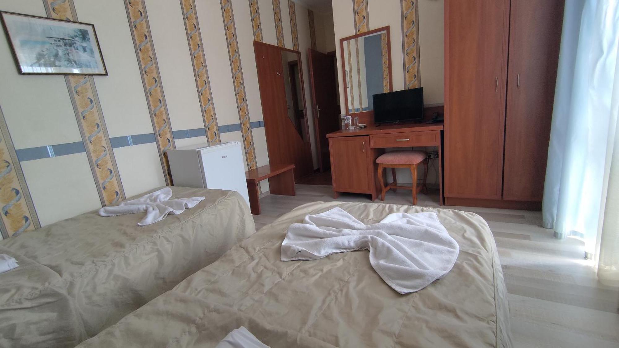 Lotos Hotel Μπαλτσίκ Εξωτερικό φωτογραφία