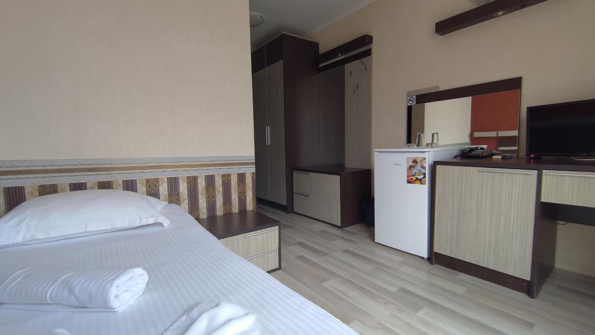 Lotos Hotel Μπαλτσίκ Εξωτερικό φωτογραφία