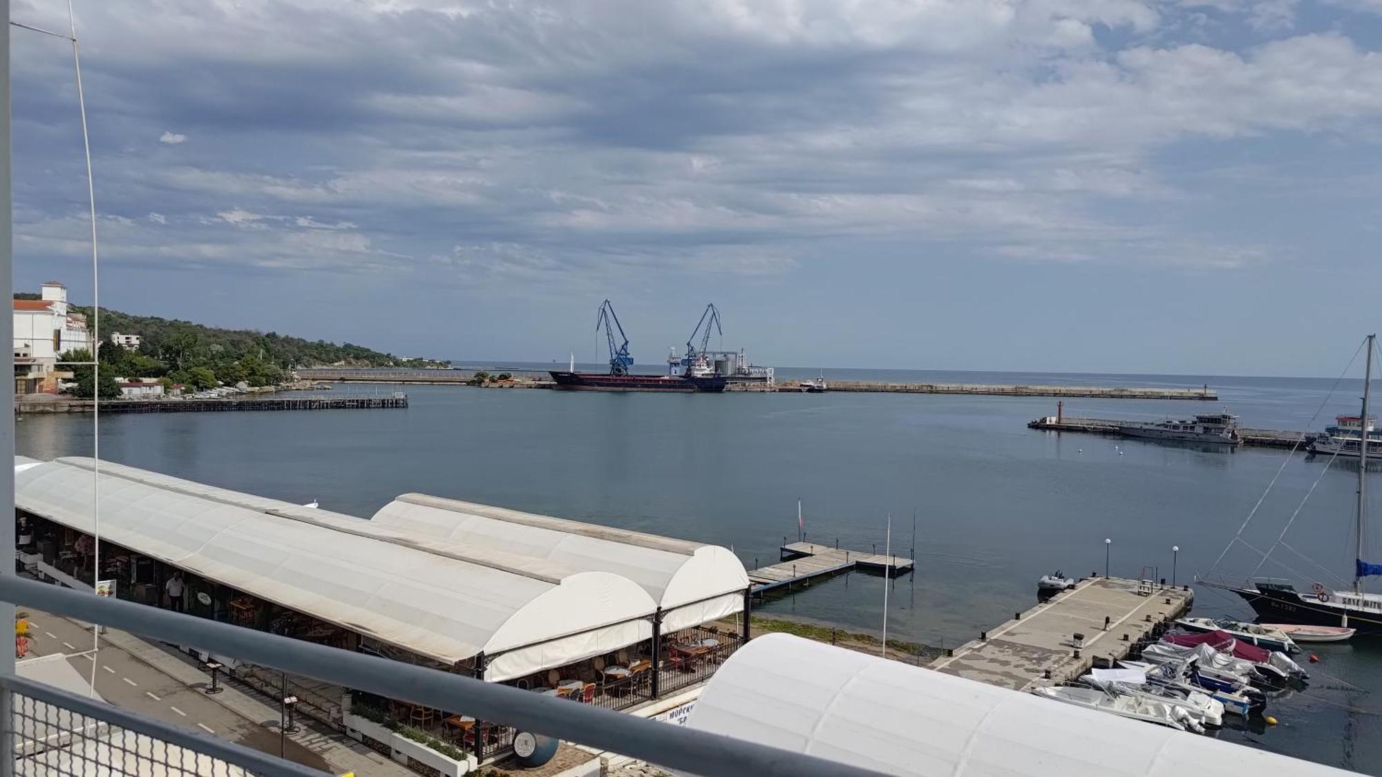 Lotos Hotel Μπαλτσίκ Εξωτερικό φωτογραφία