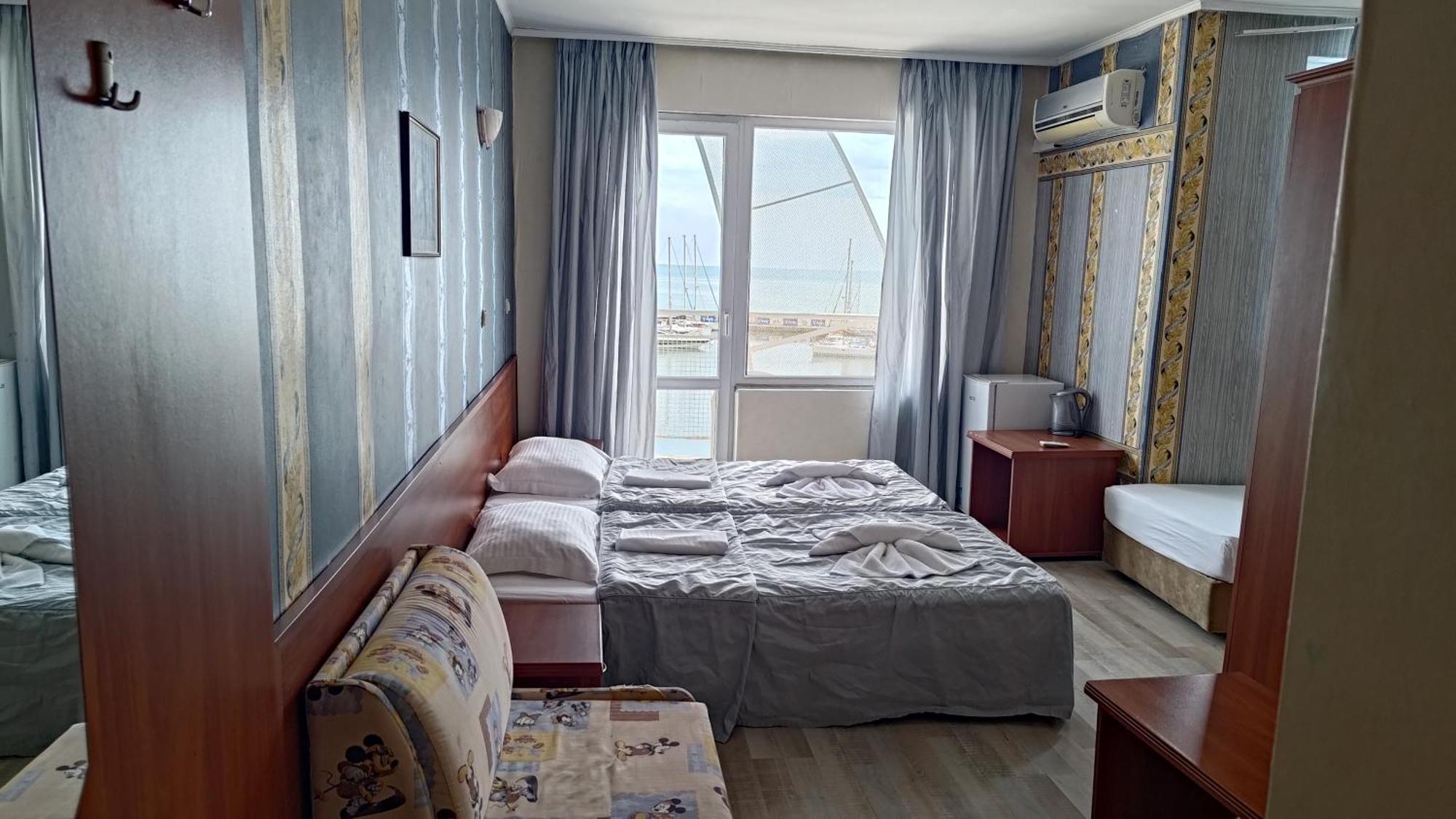 Lotos Hotel Μπαλτσίκ Εξωτερικό φωτογραφία