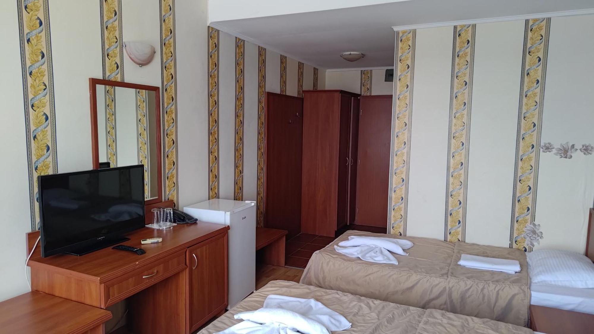 Lotos Hotel Μπαλτσίκ Εξωτερικό φωτογραφία