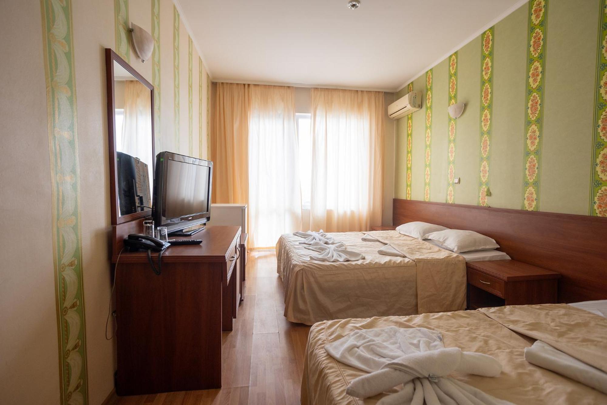 Lotos Hotel Μπαλτσίκ Εξωτερικό φωτογραφία