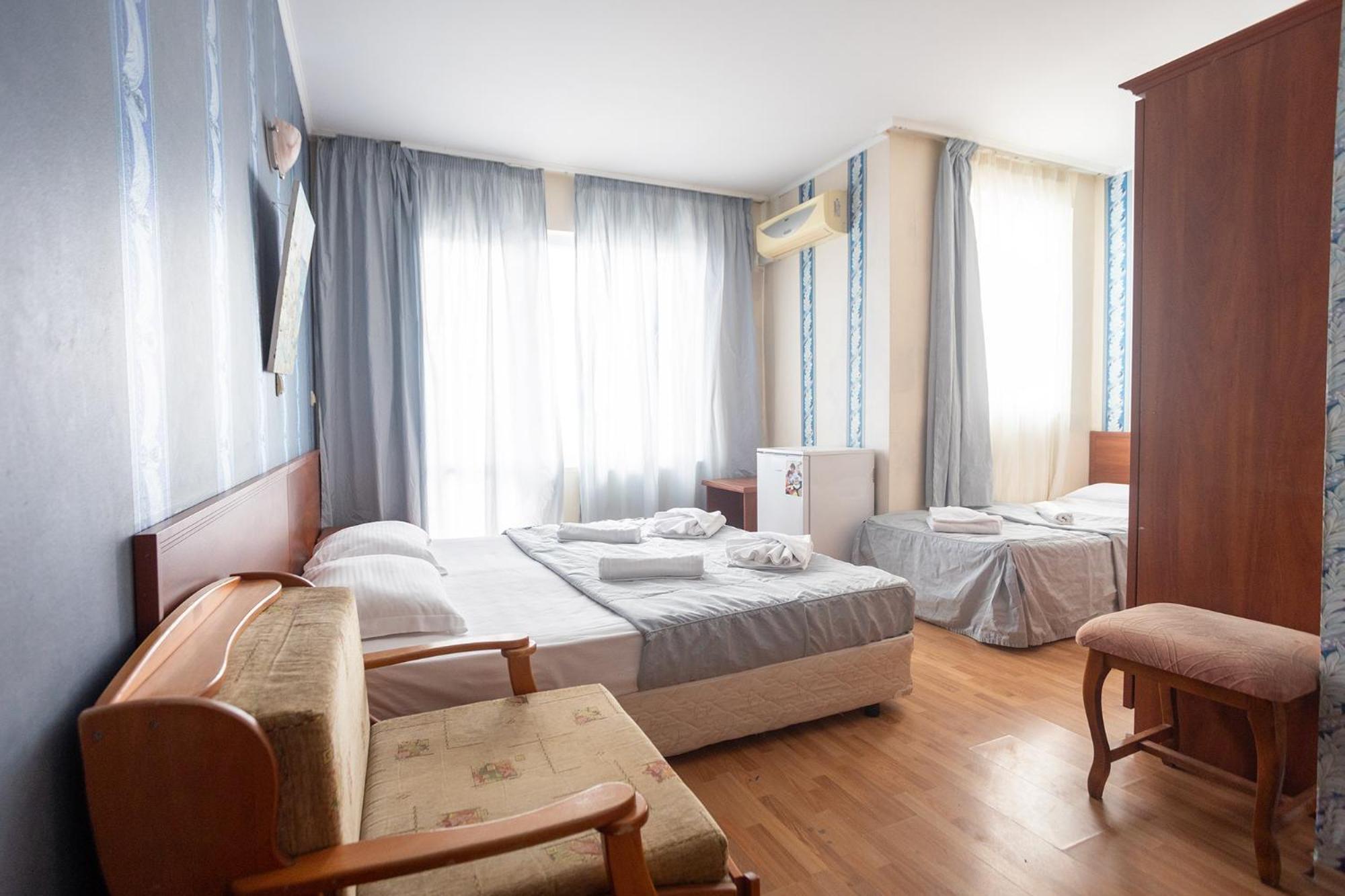 Lotos Hotel Μπαλτσίκ Εξωτερικό φωτογραφία