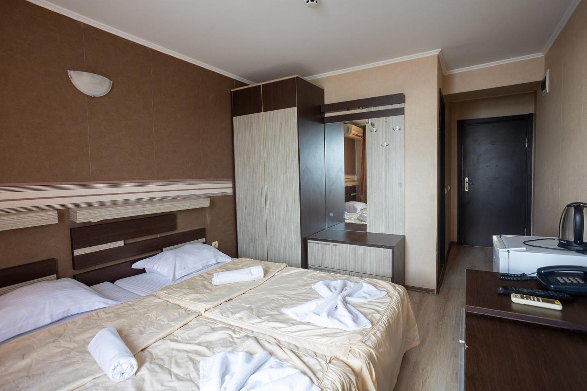 Lotos Hotel Μπαλτσίκ Εξωτερικό φωτογραφία