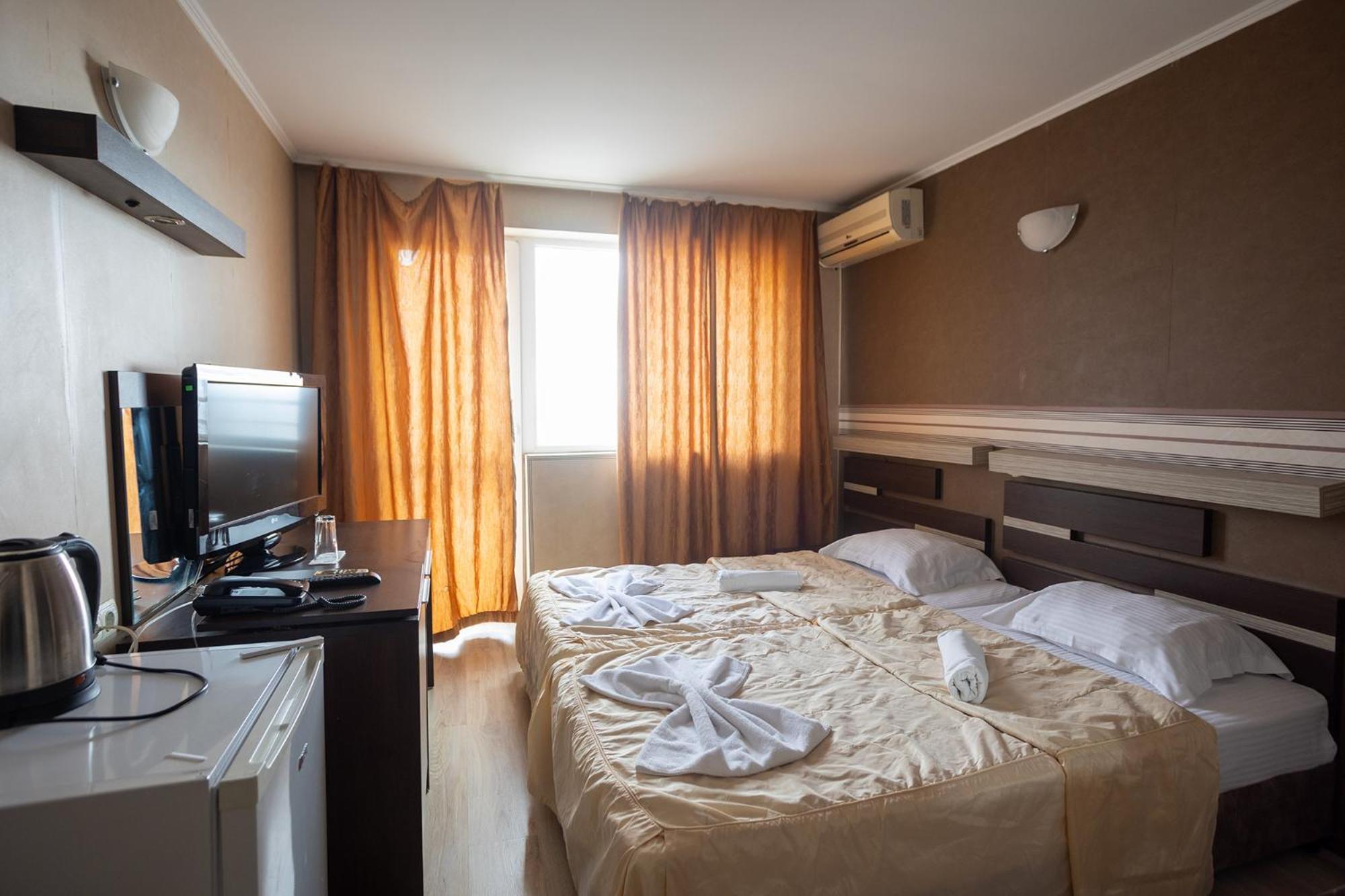 Lotos Hotel Μπαλτσίκ Εξωτερικό φωτογραφία