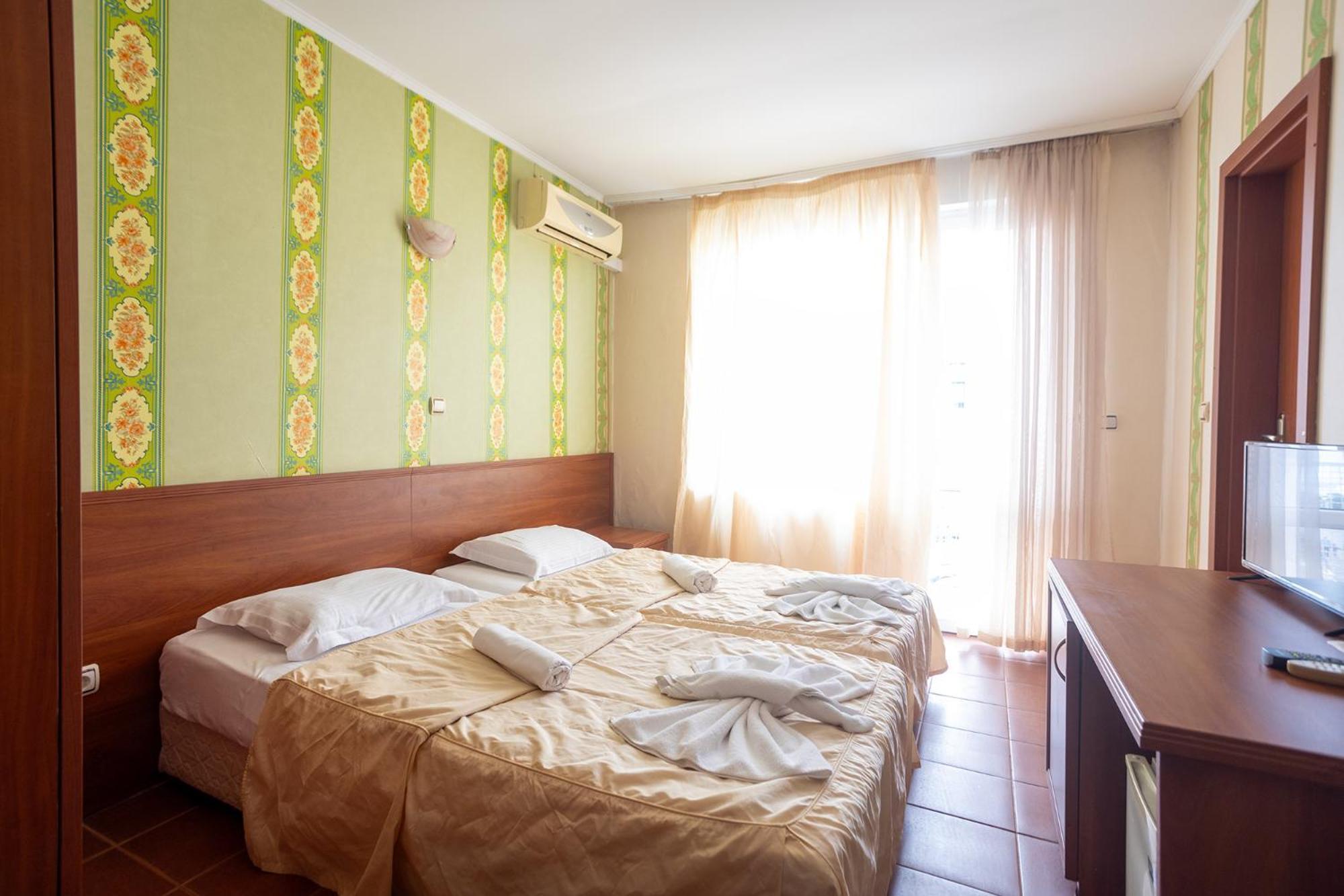Lotos Hotel Μπαλτσίκ Εξωτερικό φωτογραφία