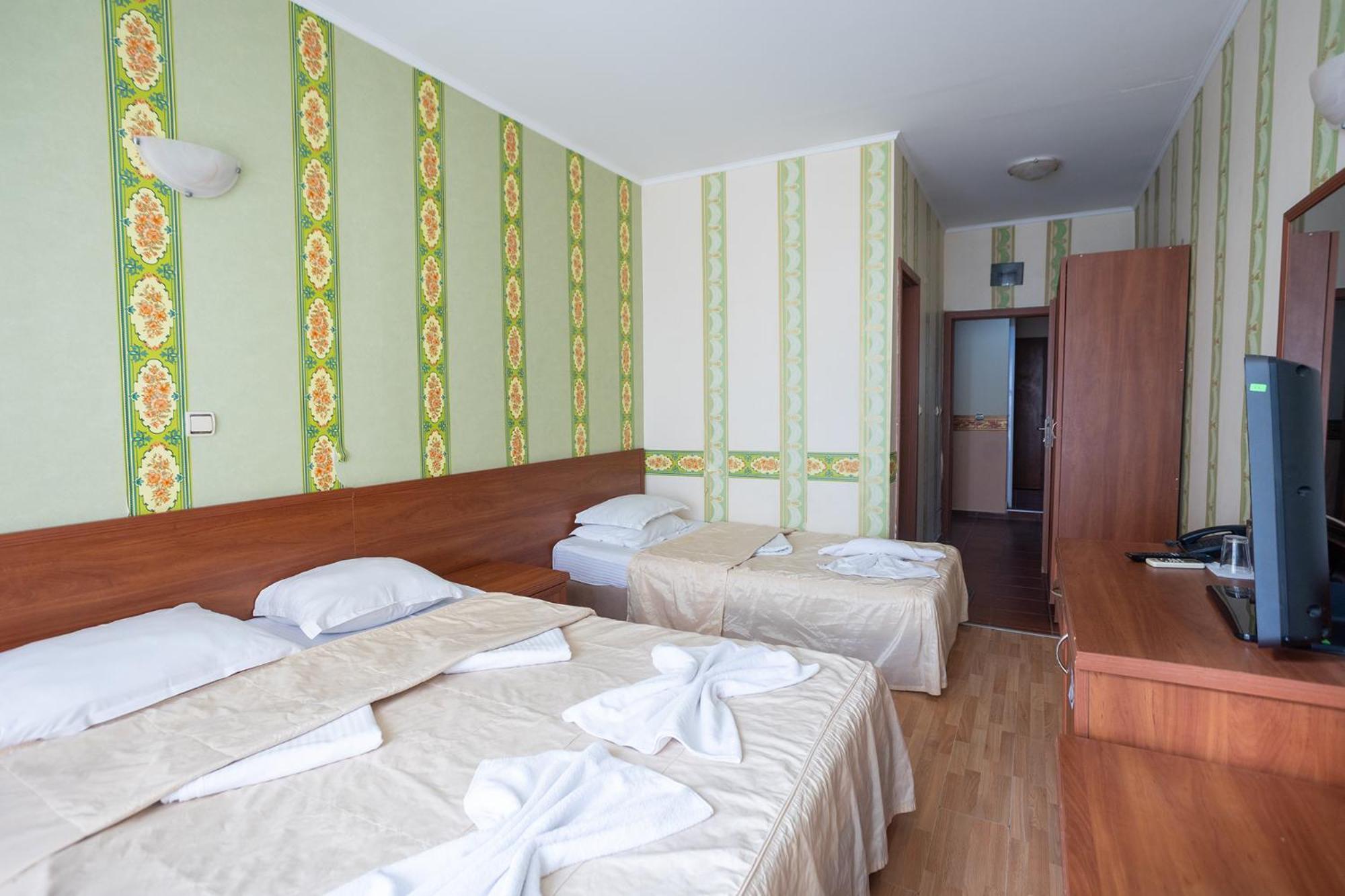 Lotos Hotel Μπαλτσίκ Εξωτερικό φωτογραφία