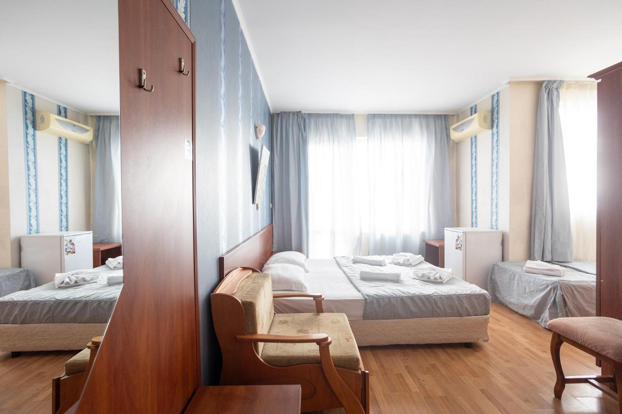 Lotos Hotel Μπαλτσίκ Εξωτερικό φωτογραφία