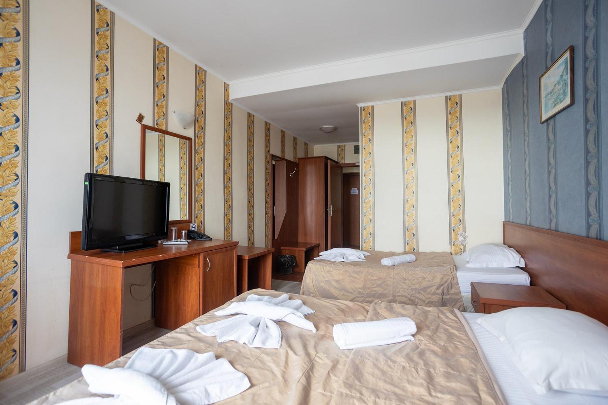 Lotos Hotel Μπαλτσίκ Εξωτερικό φωτογραφία