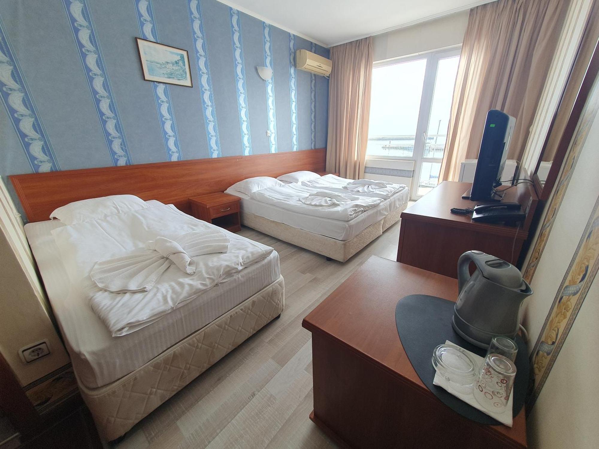Lotos Hotel Μπαλτσίκ Εξωτερικό φωτογραφία