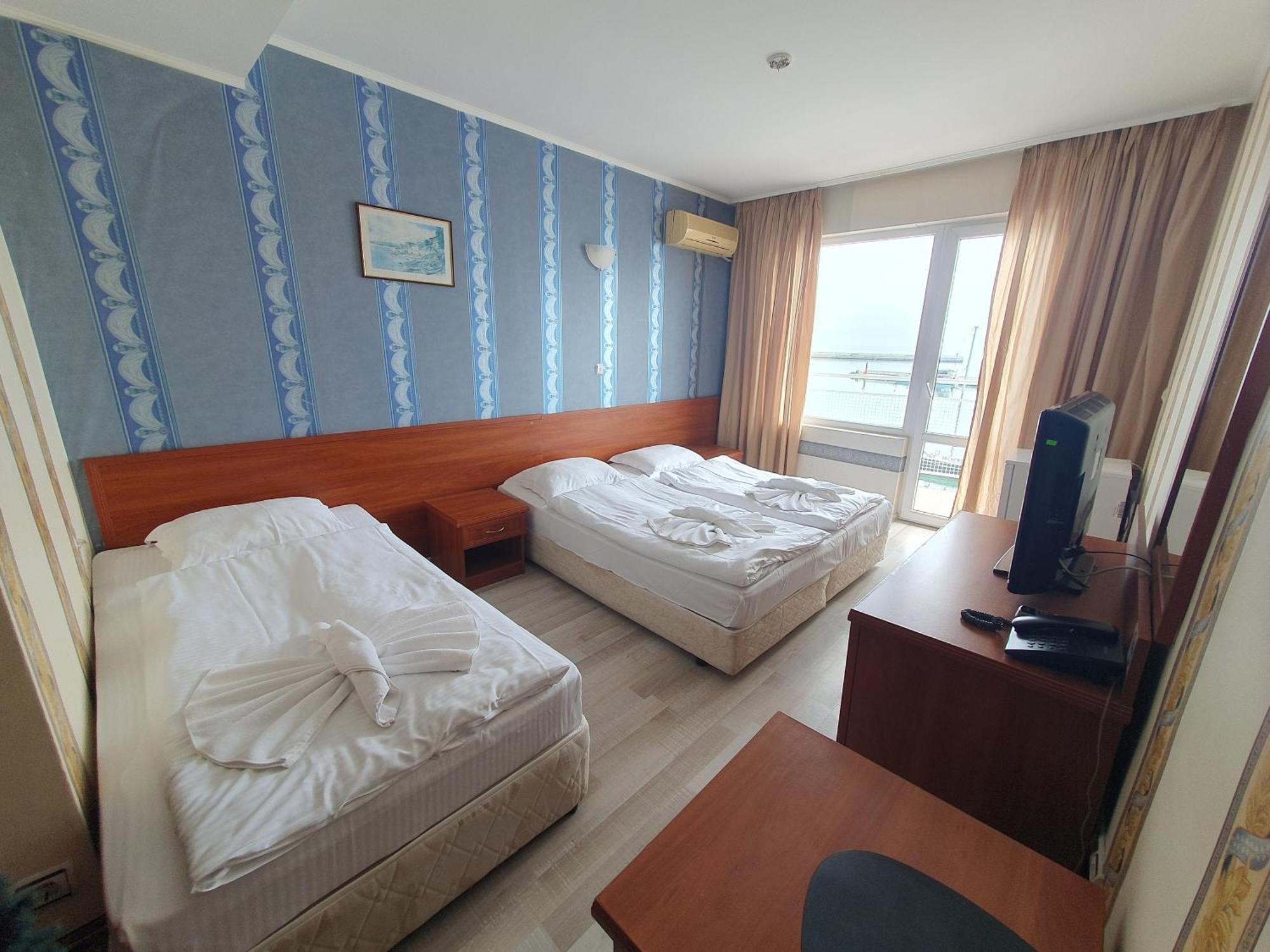 Lotos Hotel Μπαλτσίκ Εξωτερικό φωτογραφία