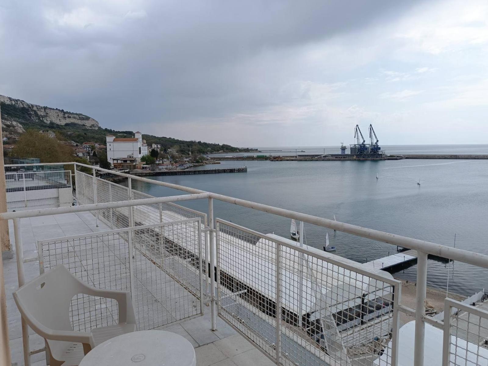 Lotos Hotel Μπαλτσίκ Εξωτερικό φωτογραφία
