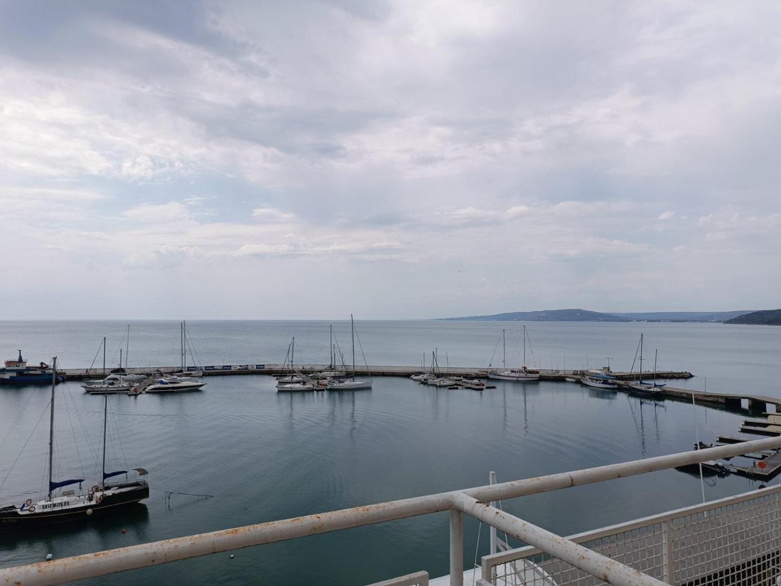 Lotos Hotel Μπαλτσίκ Εξωτερικό φωτογραφία