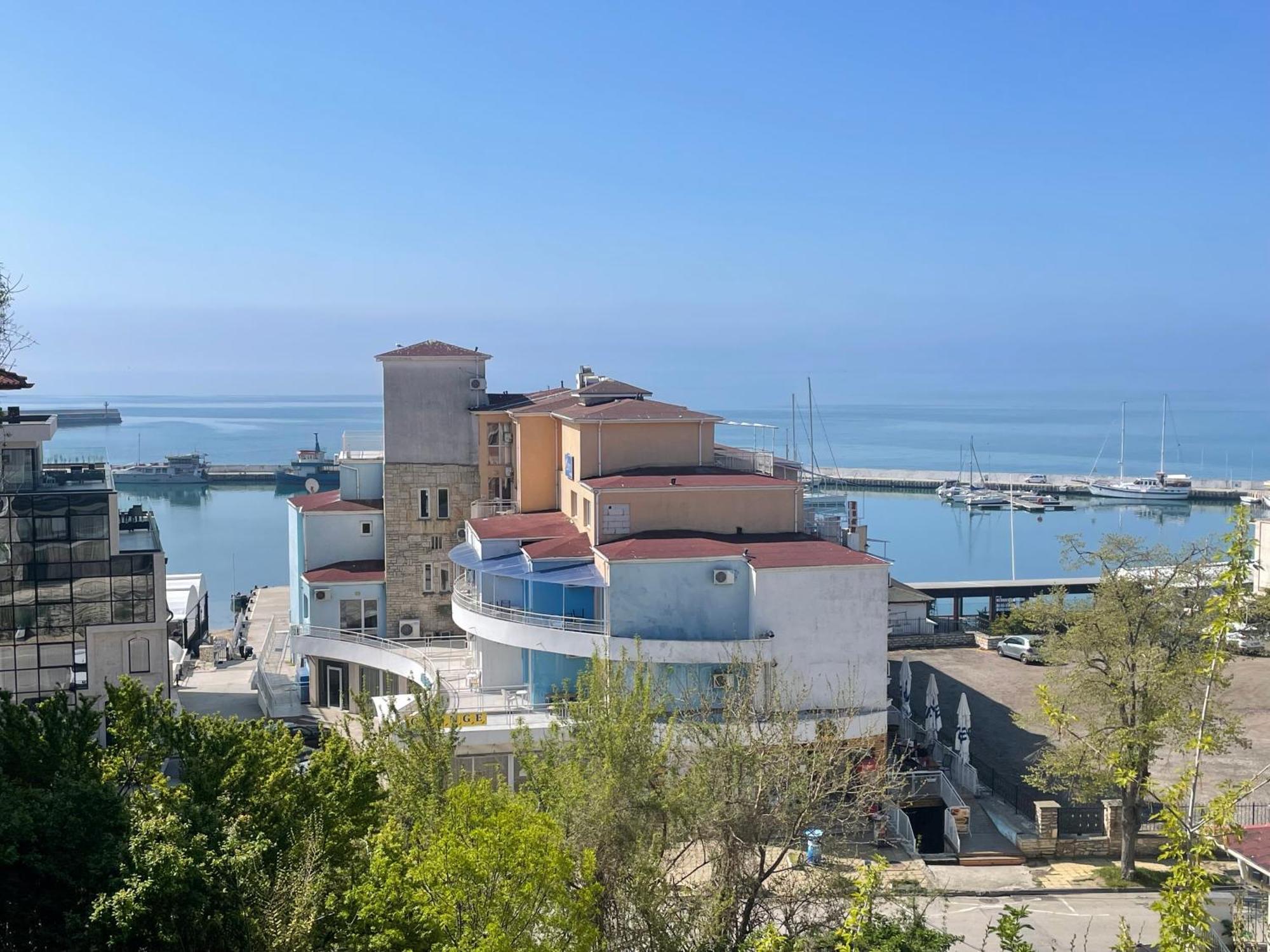 Lotos Hotel Μπαλτσίκ Εξωτερικό φωτογραφία