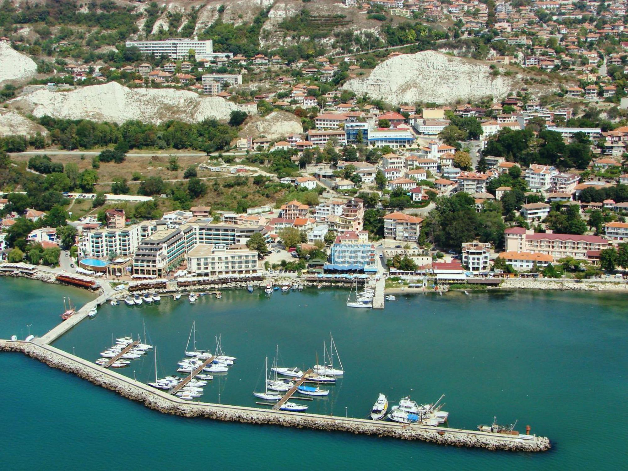 Lotos Hotel Μπαλτσίκ Εξωτερικό φωτογραφία
