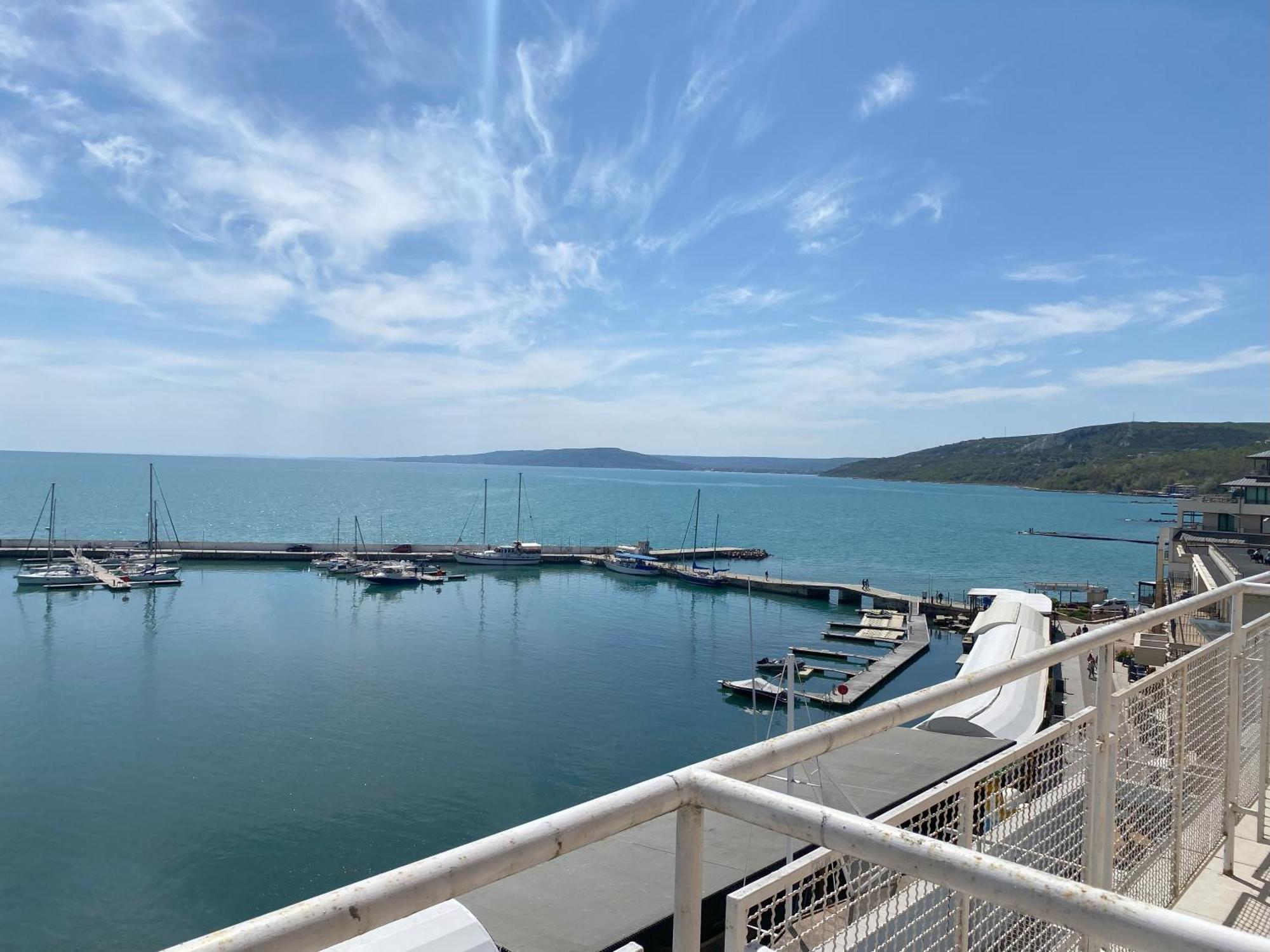 Lotos Hotel Μπαλτσίκ Εξωτερικό φωτογραφία