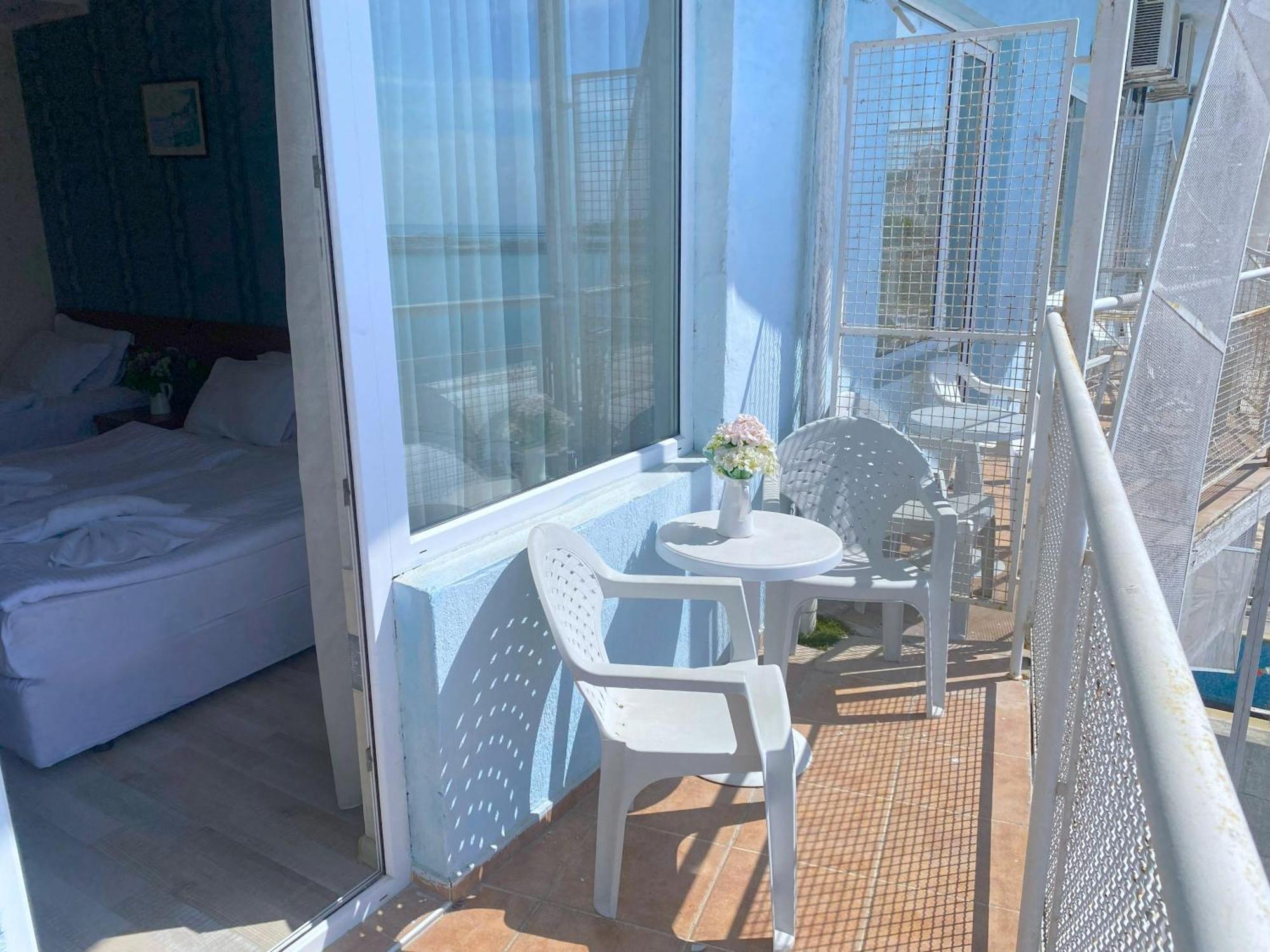 Lotos Hotel Μπαλτσίκ Εξωτερικό φωτογραφία
