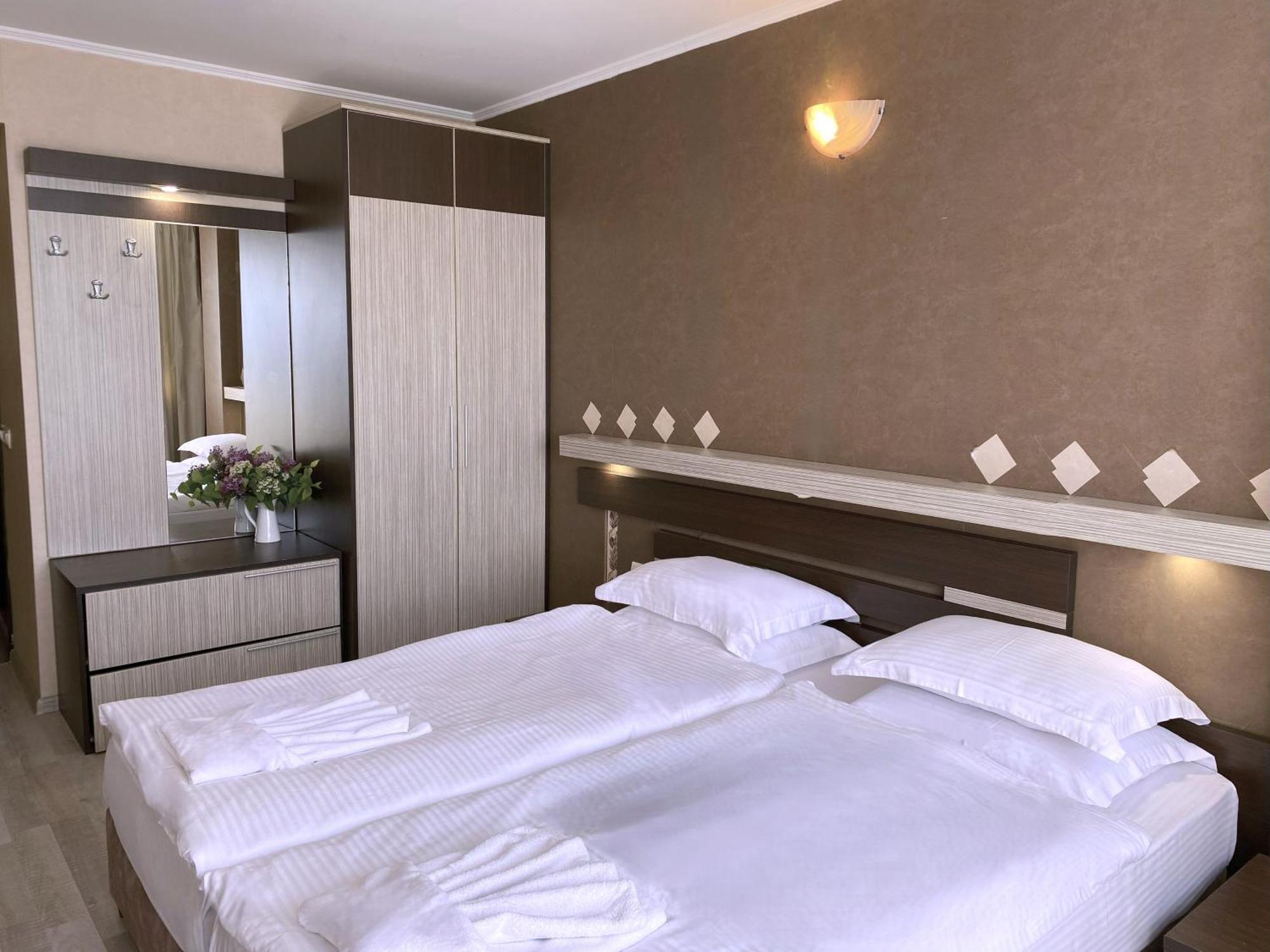Lotos Hotel Μπαλτσίκ Εξωτερικό φωτογραφία